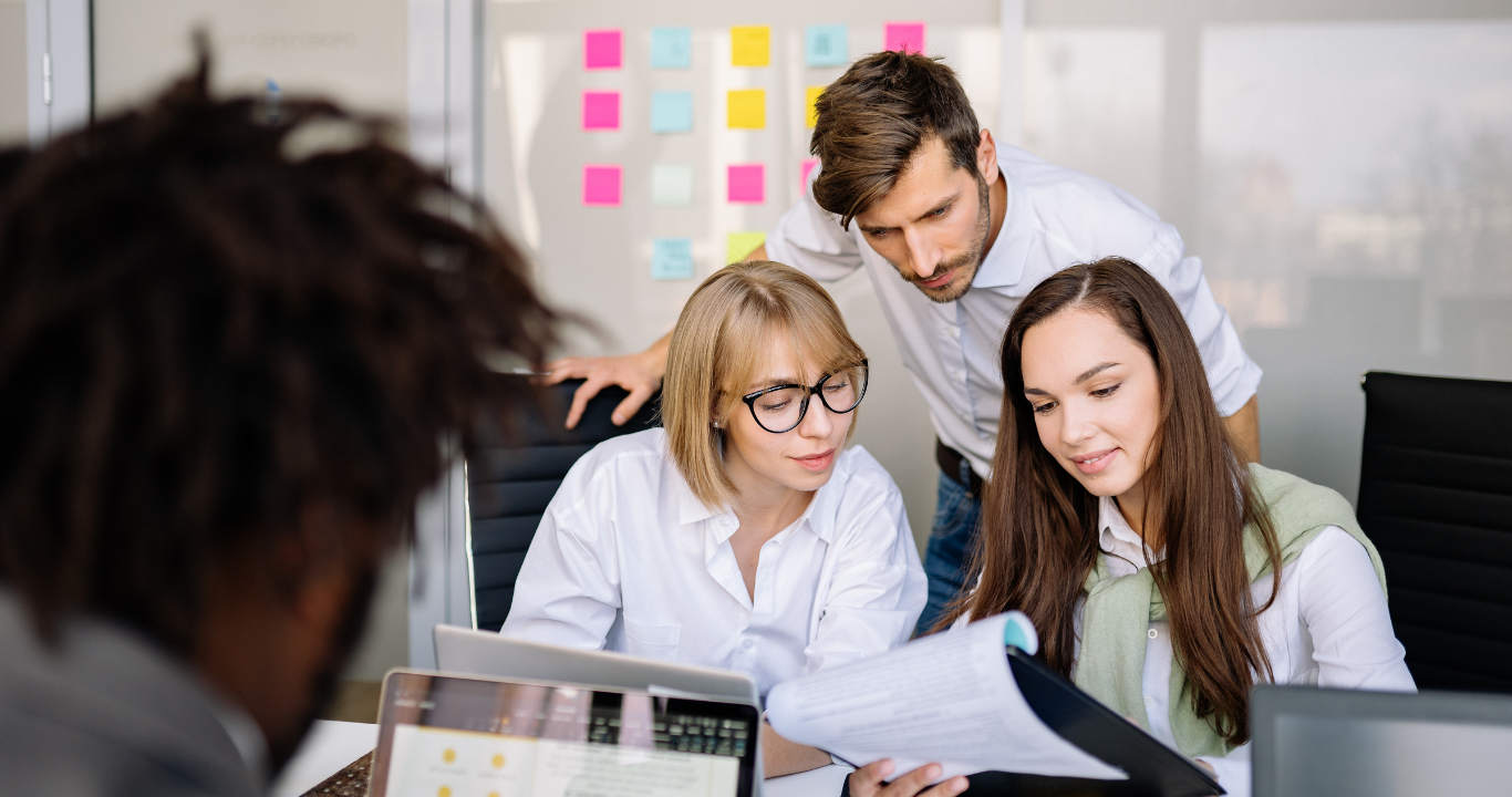 sYMBOLBILD dIGITALCOACH; gRUPPE VON mENSCHEN