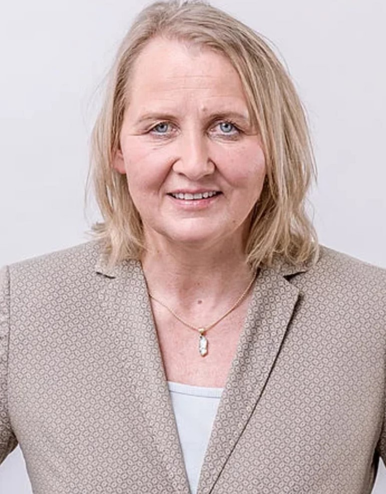 Dr. Ines Carstensen, Passfoto