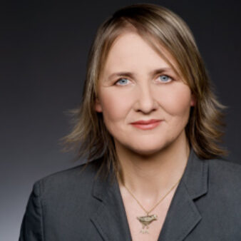Portraitbild Prof. Dr. rer. nat. Ines Carstensen, Expertin an der transdisziplinären Schnittstelle der Tourismuswissenschaft